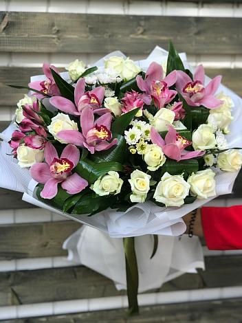 Букет цветов из: Розы и Хризантемы в Курилловке