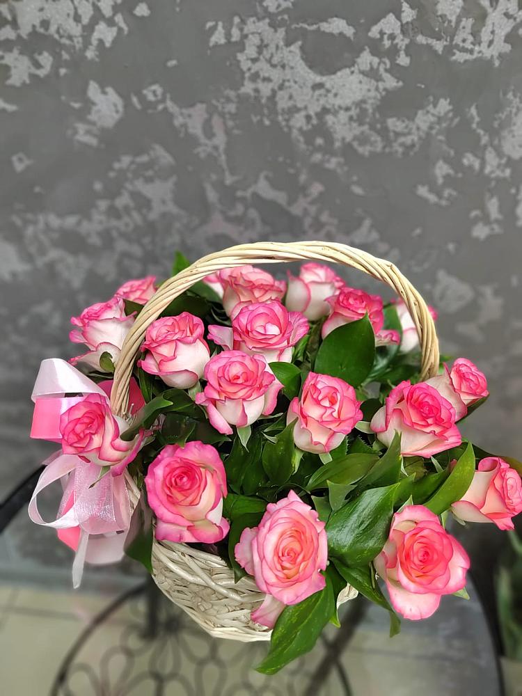 Цветочная композиция из Розы в корзине в Курилловке