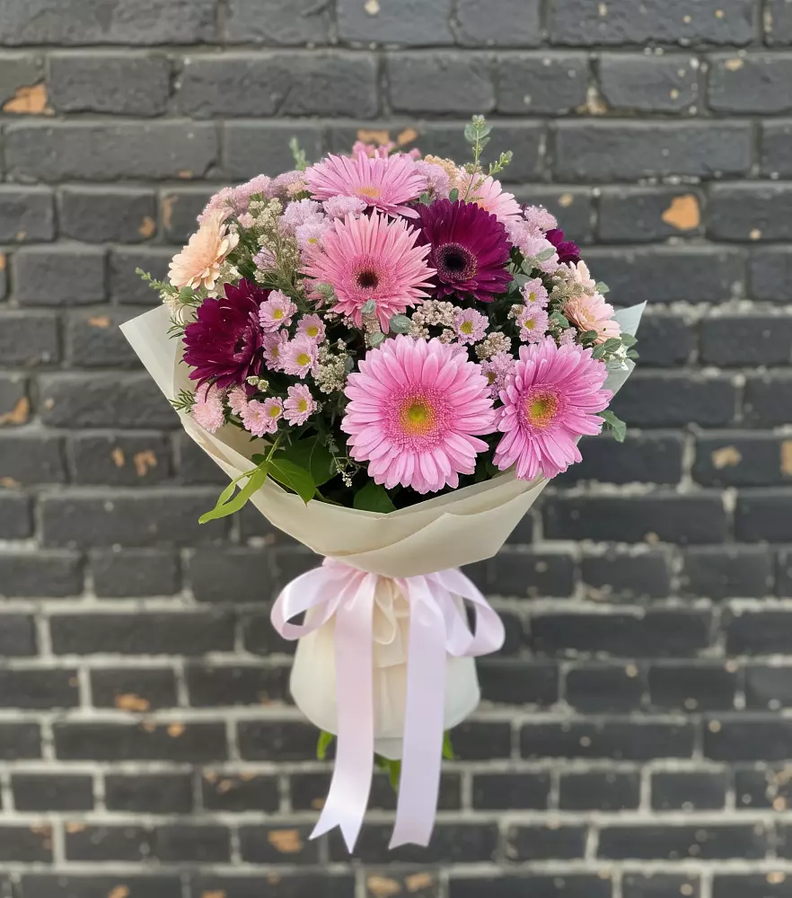 Букет цветов из: Герберы и Хризантемы в Курилловке