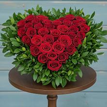 Цветочная композиция из Розы в виде сердца в Курилловке