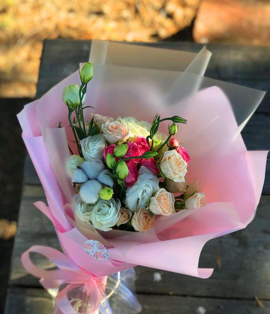 Букет цветов из: Розы и Лизиантусы в Курилловке