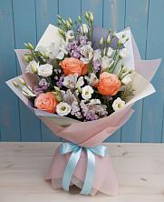 Букет цветов из:  Лизиантусы, Розы, Альстромерии и Гипсофила в Курилловке