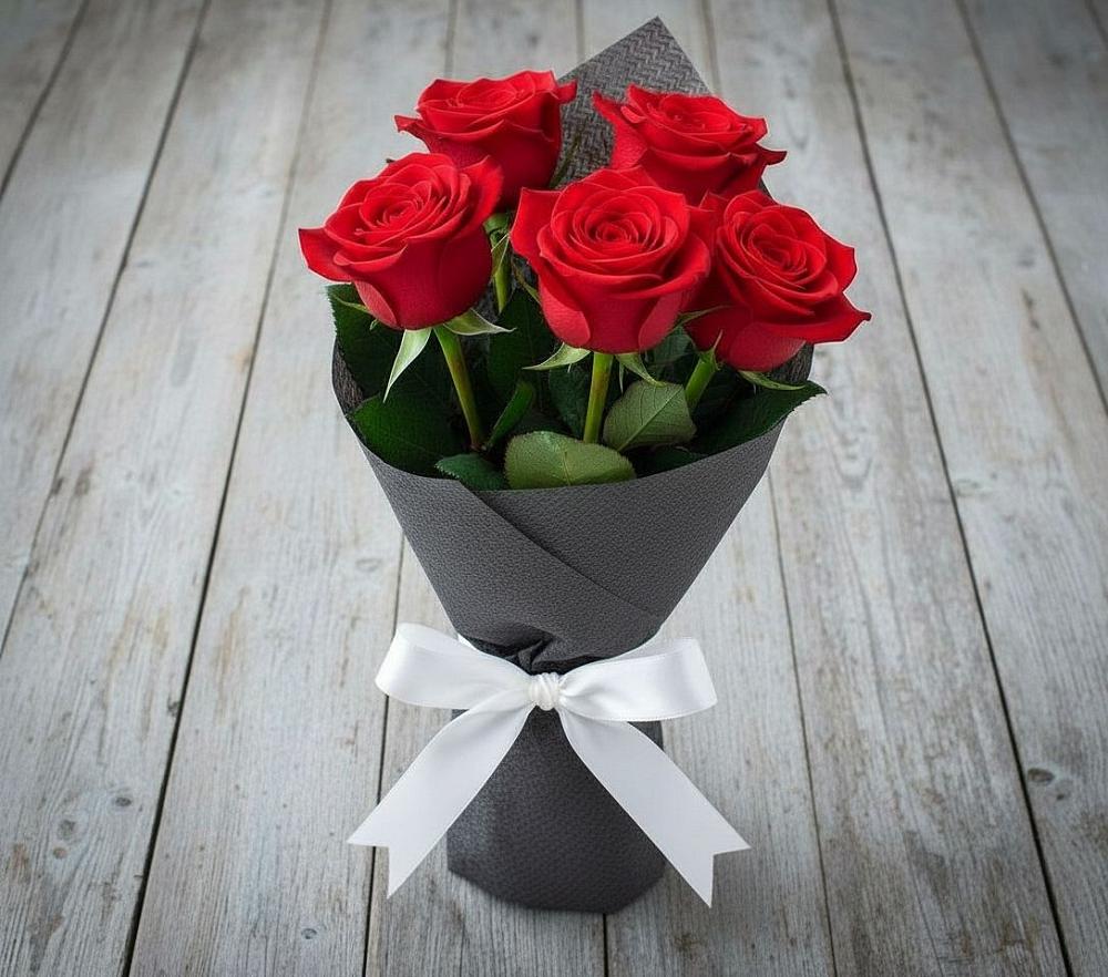 Букет 5 Красных роз Эдлесс Лав в Курилловке
