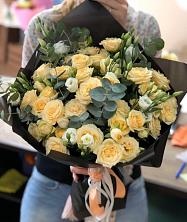 Букет птица счастья в Курилловке Букет цветов из: Розы и Лизиантусы в Курилловке