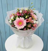 Букет цветов из:  Герберы, Альстромерии и Лизиантусы в Курилловке