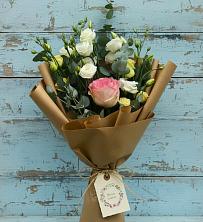 Букет цветов из:  Розы и Лизиантусы в Курилловке