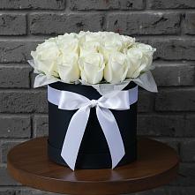 Цветочная композиция из Розы в шляпной коробке в Курилловке